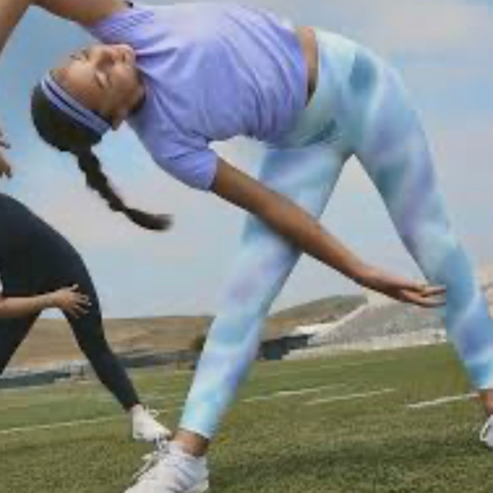 Athleta Girl Leggings 8/10 - Picture 2 of 4